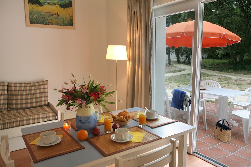 Residence Nemea Les Sables Vignier Saint-Georges-d'Oleron Ruang foto