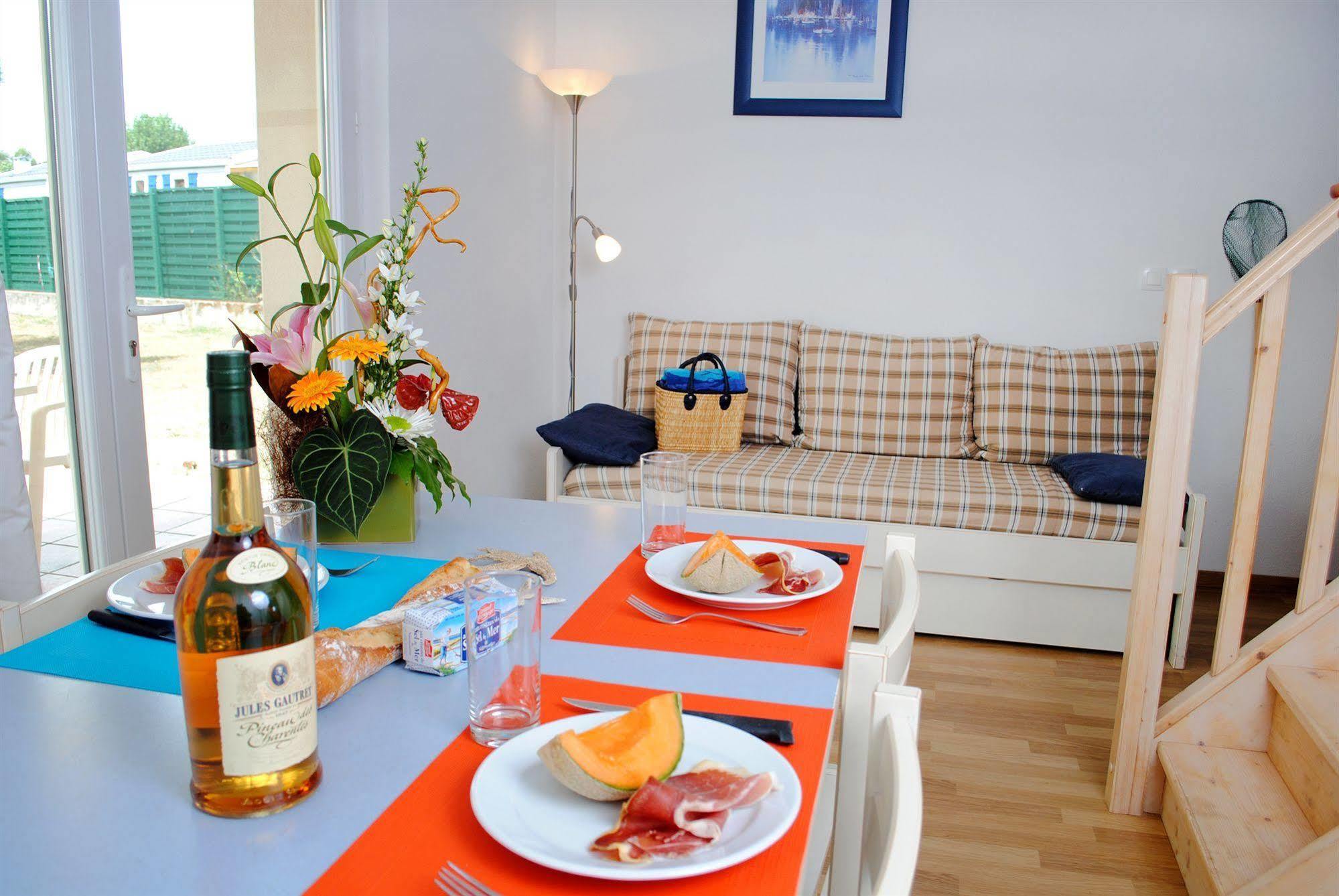 Residence Nemea Les Sables Vignier Saint-Georges-d'Oleron Bagian luar foto