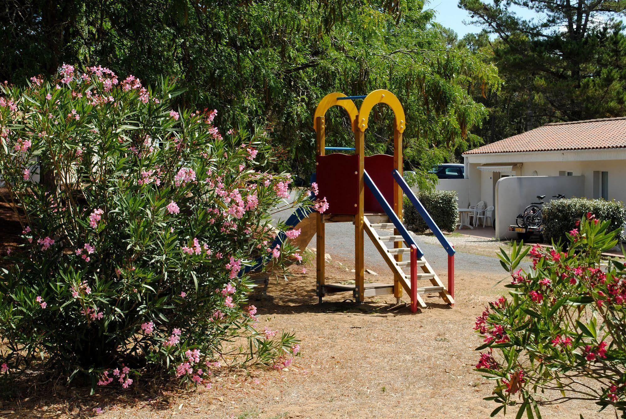 Residence Nemea Les Sables Vignier Saint-Georges-d'Oleron Bagian luar foto