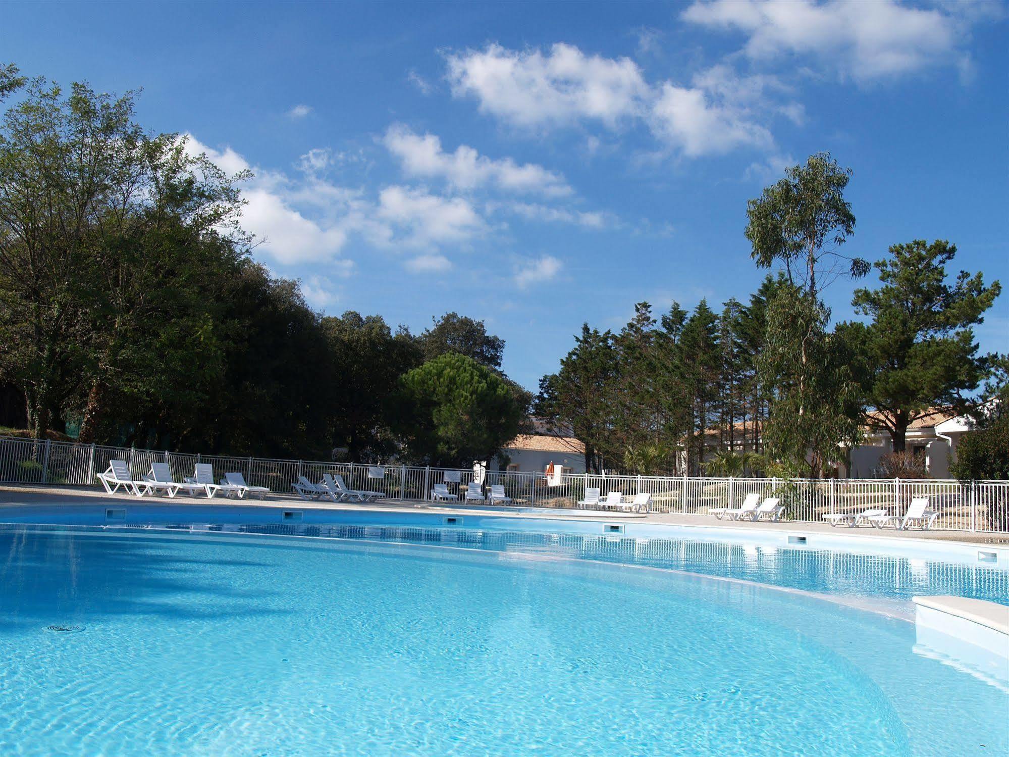 Residence Nemea Les Sables Vignier Saint-Georges-d'Oleron Bagian luar foto