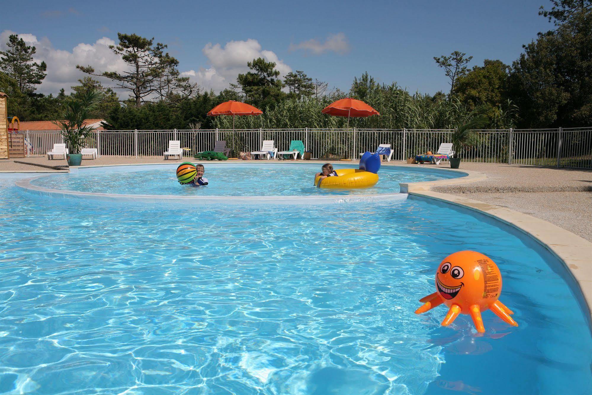 Residence Nemea Les Sables Vignier Saint-Georges-d'Oleron Bagian luar foto